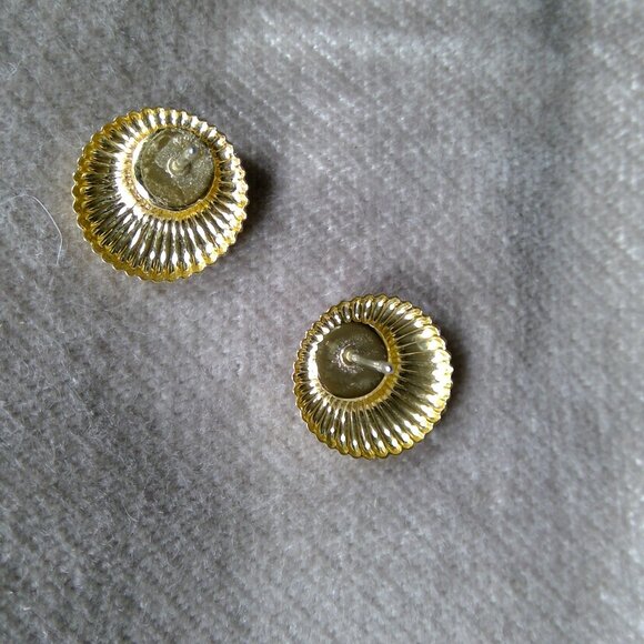 ***Small gold color around pearl like bead - Picture 2 of 2